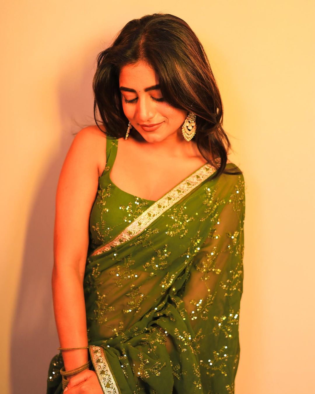 South Indian Actress Nayani Pavani Images in Green Saree